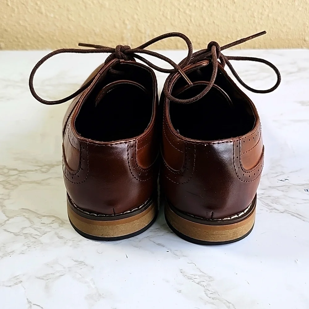 STACY Adams Dumbar Wingtip Oxford Shoes.